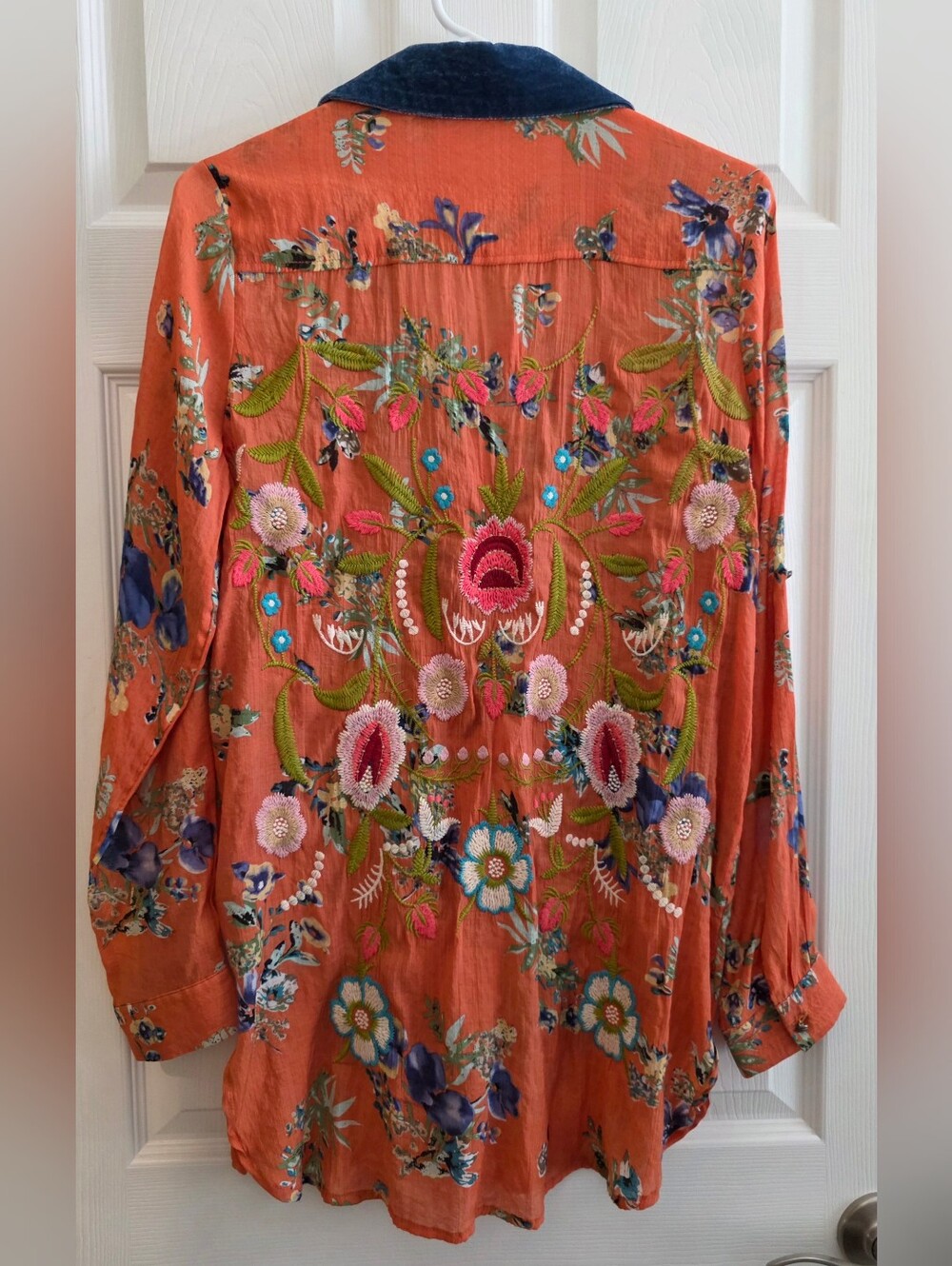 Soft Surroundings Medium Coral Blue Embroidered Blouse Vekvet Collar Long Sleeve - Picture 2 of 10